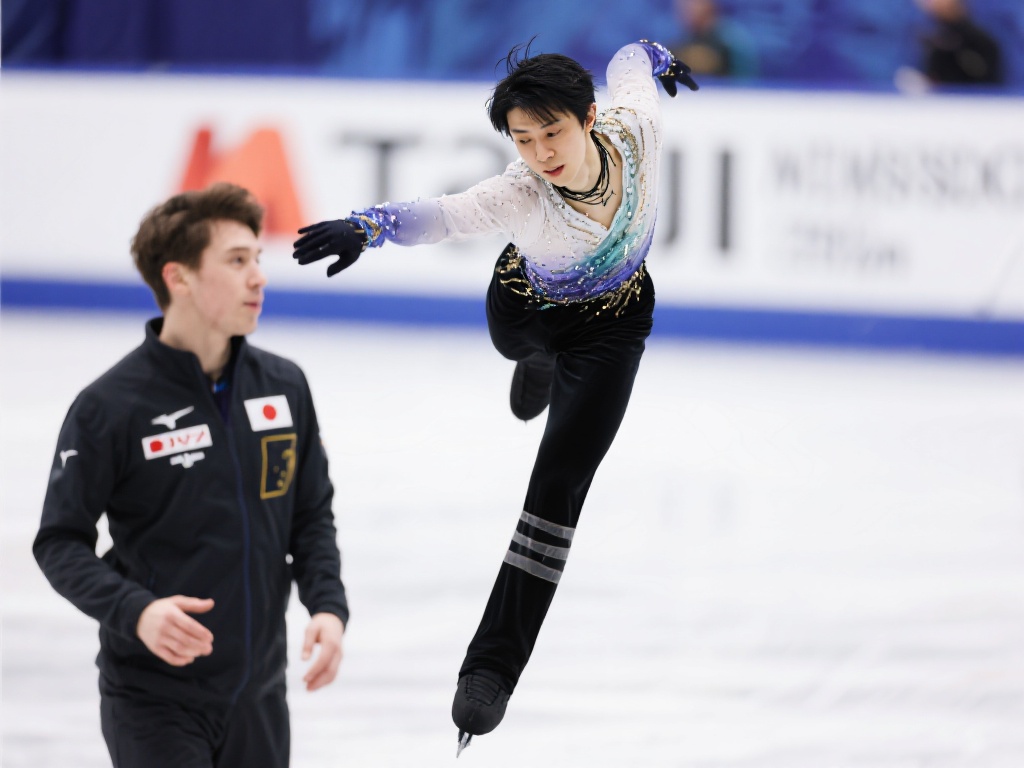 乒乓球男子团体半决赛：北京力克广东挺进决赛